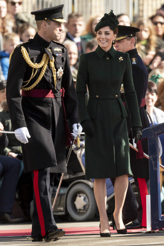 Кейт Миддлтон в зелёном пальто Alexander McQueen на параде в честь Дня святого Патрика